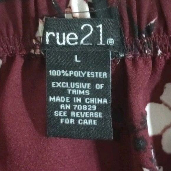 Rue 21 Scoop Neck‎ Top Burgundy Red Pink Roses Floral Pattern Size Large - Picture 4 of 5